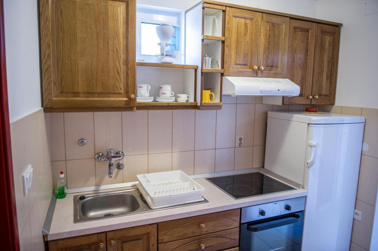 Apartments Skarpa 1601 โรกอซนิซา ภายนอก รูปภาพ