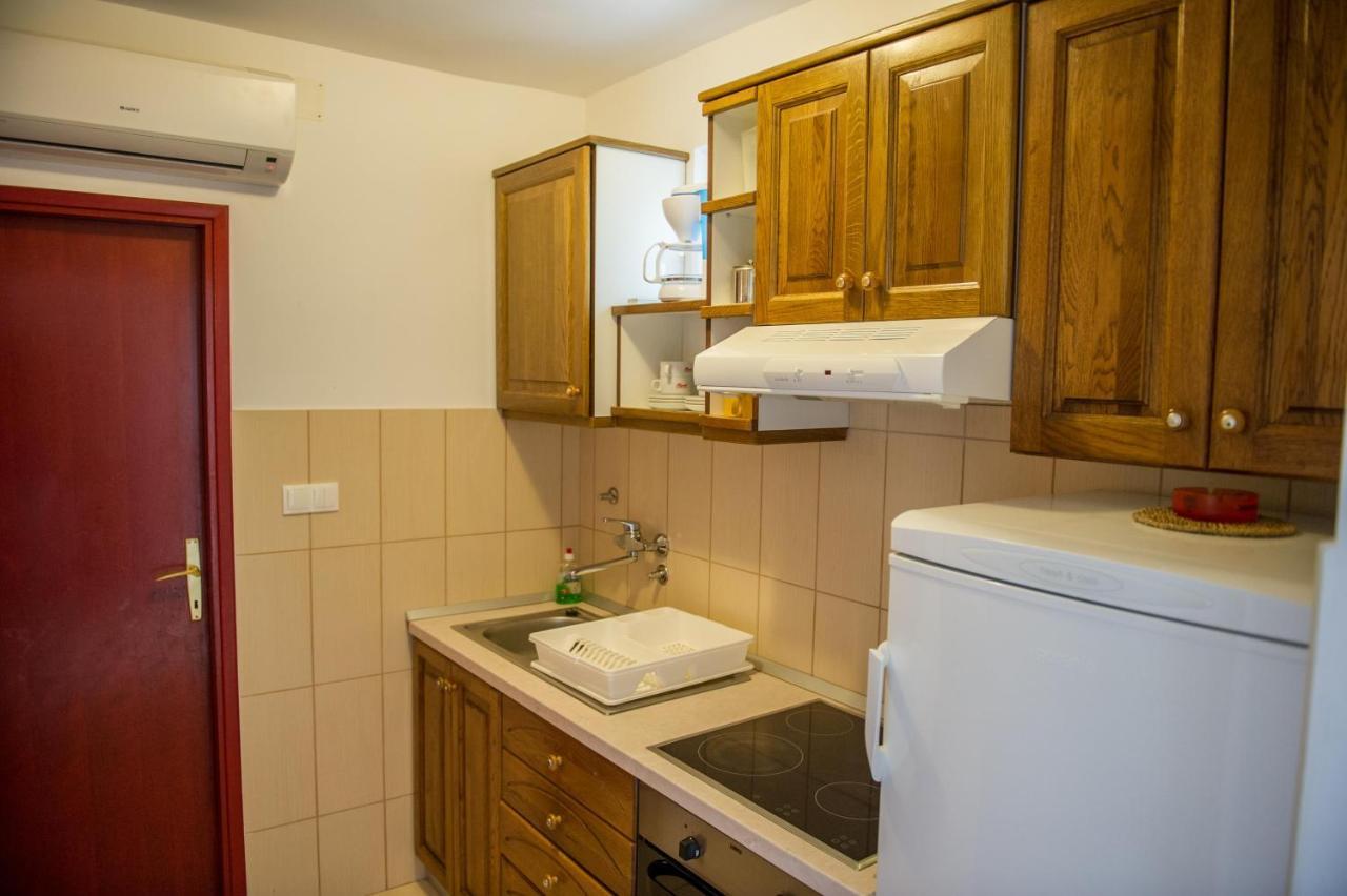Apartments Skarpa 1601 โรกอซนิซา ภายนอก รูปภาพ